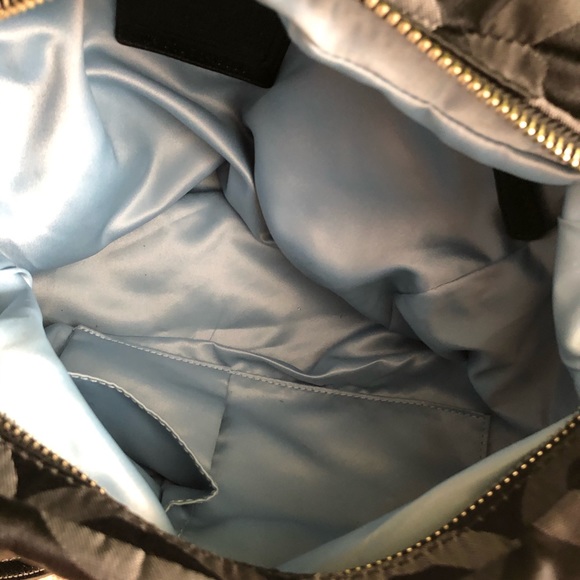 Coach Signature Purse in excellent condition! - Picture 6 of 7